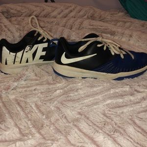 Basketball shoes